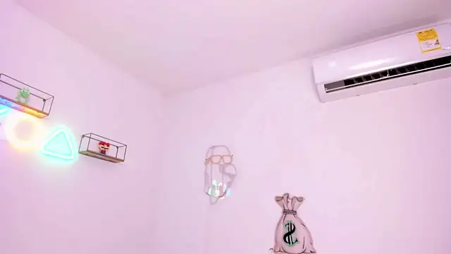 Snapshot of eileen_tanihara chatting on 02/16/26, 06:15 eileen tanihara online show from 02/16/26, 06:15