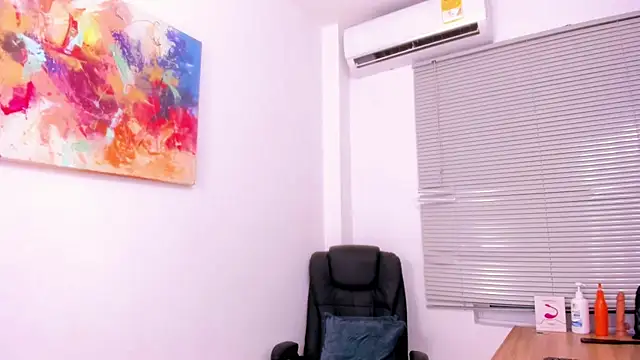 Snapshot of eileen_tanihara chatting on 02/20/26, 06:26 eileen tanihara online show from 02/20/26, 06:26