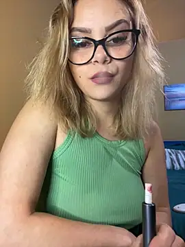 Snapshot of Tasty_Shape chatting on 11/14/25, 03:33 Tasty Shape online show from 11/14/25, 03:33