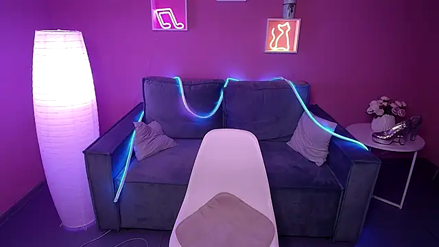 Snapshot of RikaRaily chatting on 12/04/24, 05:38 RikaRaily online show from 12/04/24, 05:38