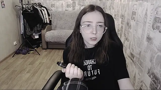 Snapshot of AmeliaKamishiro chatting on 12/13/24, 12:17 AmeliaKamishiro online show from 12/13/24, 12:17