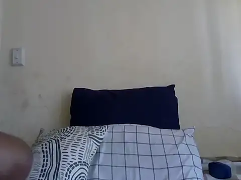 Snapshot of Malaika_Nkosi chatting on 11/12/25, 09:21 Malaika Nkosi online show from 11/12/25, 09:21