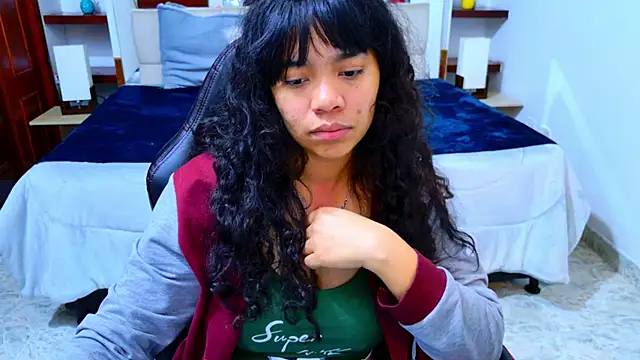 laureentt  online show from 11/22/25, 03:16