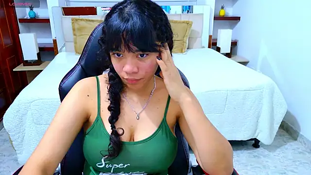 laureentt  online show from 12/16/25, 07:41