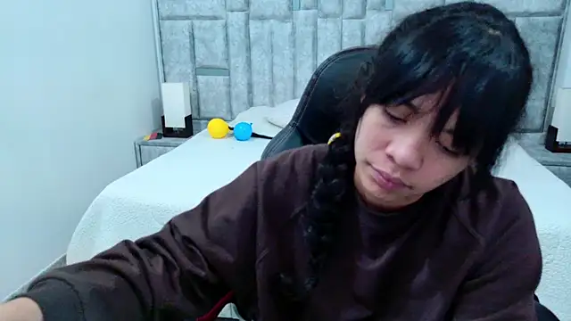laureentt  online show from 07/10/26, 03:11