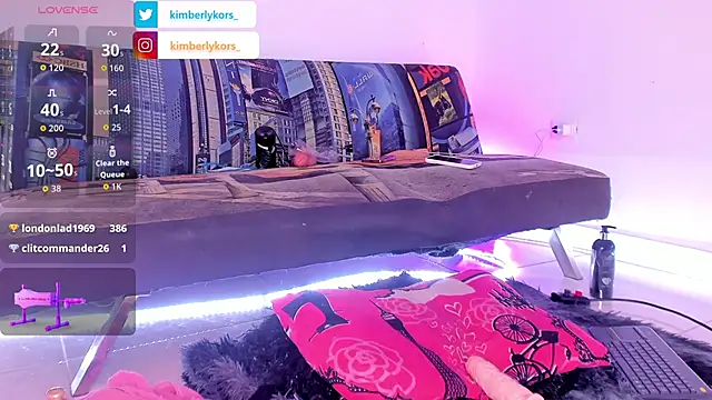 Snapshot of Kimberlykors chatting on 09/17/25, 11:01 Kimberlykors online show from 09/17/25, 11:01