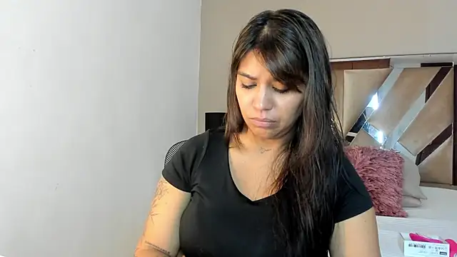 Snapshot of sharlott18 chatting on 12/18/24, 09:14 sharlott18 online show from 12/18/24, 09:14
