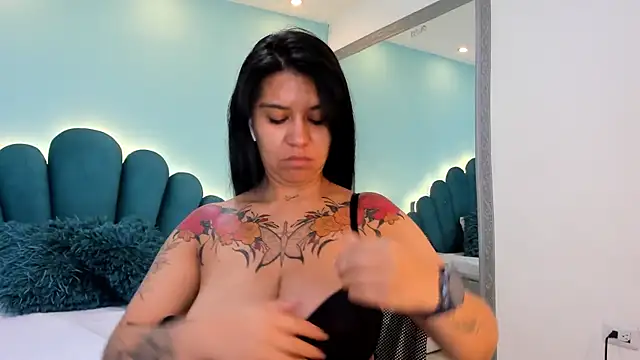 sharlott18 online show from 02/16/26, 01:51