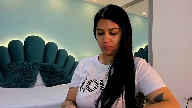 sharlott18 online show from 02/21/26, 11:22