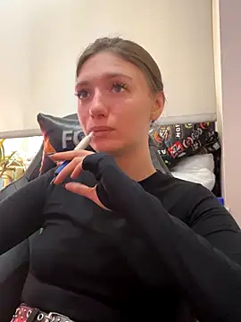 Snapshot of SwettyMolly chatting on 09/16/25, 06:47 SwettyMolly online show from 09/16/25, 06:47