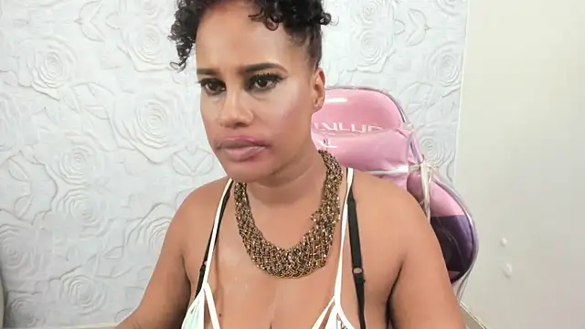 Snapshot of pamela_guzmaan chatting on 03/03/25, 08:43 pamela guzmaan online show from 03/03/25, 08:43