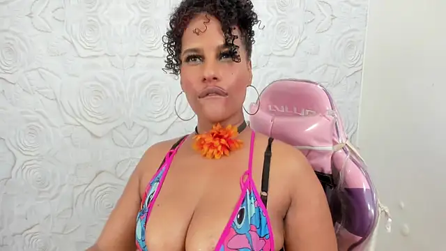 Snapshot of pamela_guzmaan chatting on 03/19/25, 06:01 pamela guzmaan online show from 03/19/25, 06:01