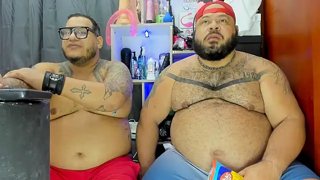 Snapshot of Latino_bigcock chatting on 01/31/25, 04:03 Latino bigcock online show from 01/31/25, 04:03