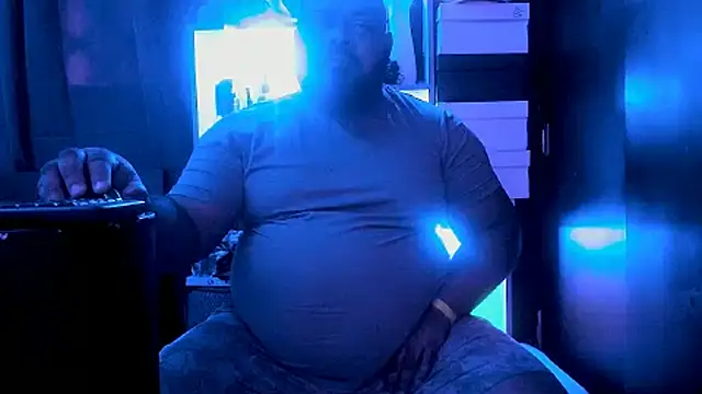 Snapshot of Latino_bigcock chatting on 02/23/25, 06:45 Latino bigcock online show from 02/23/25, 06:45