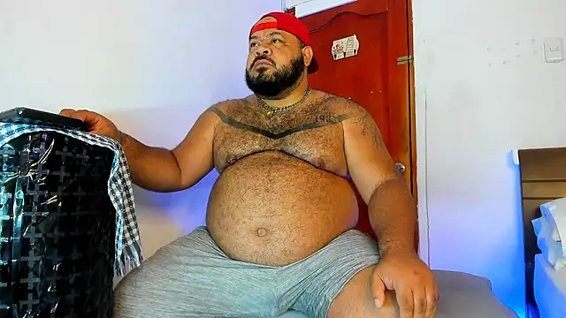 Snapshot of Latino_bigcock chatting on 12/02/25, 04:51 Latino bigcock online show from 12/02/25, 04:51