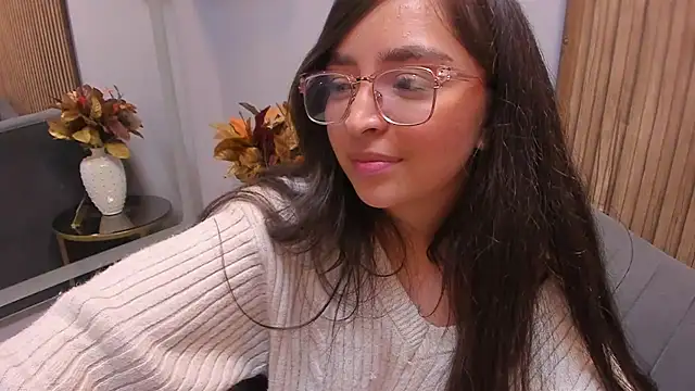 Snapshot of Eva_Macalliter chatting on 12/18/24, 09:36 Eva Macalliter online show from 12/18/24, 09:36