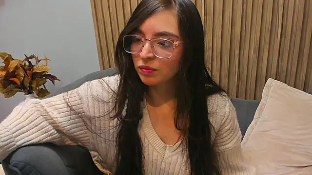 Snapshot of Eva_Macalliter chatting on 03/21/25, 04:06 Eva Macalliter online show from 03/21/25, 04:06