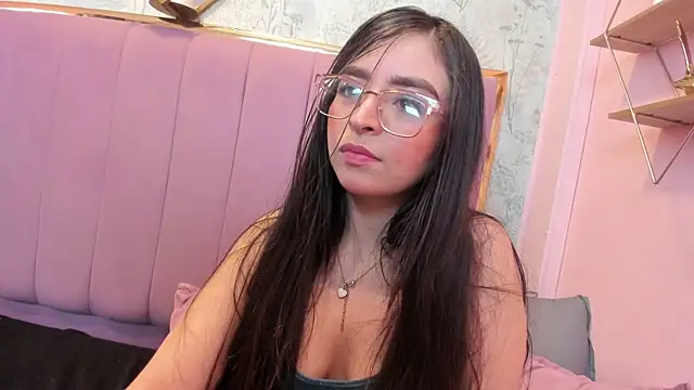 Snapshot of Eva_Macalliter chatting on 09/15/25, 02:17 Eva Macalliter online show from 09/15/25, 02:17