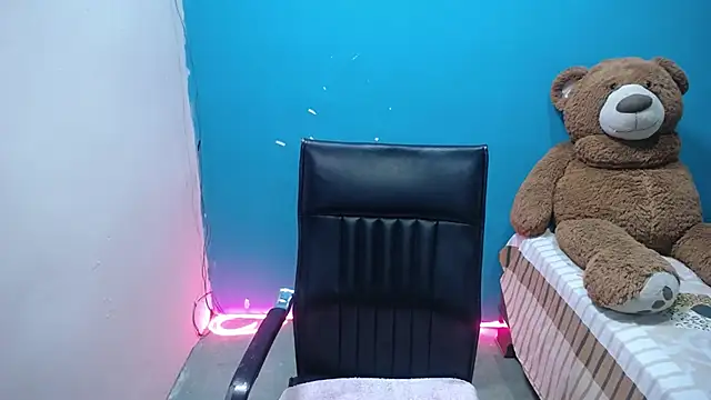 Sunny rayz  online show from 02/17/25, 12:27