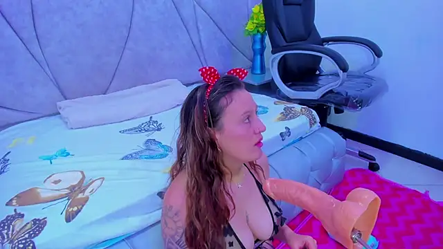 HornySlut69  online show from 10/18/25, 12:17