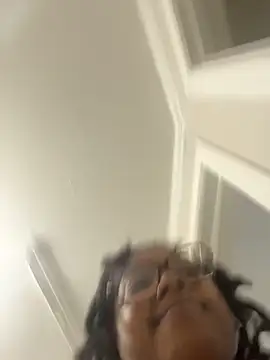 SweetHoneyBunz online show from 10/28/25, 04:20