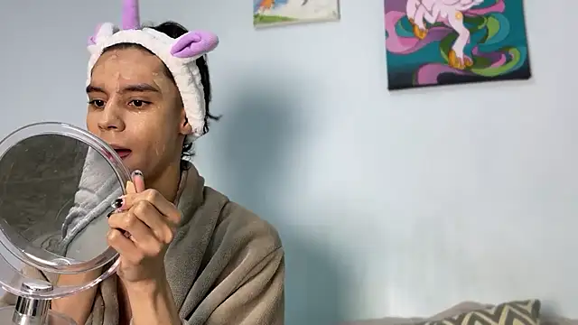 Snapshot of imcoltonalvin chatting on 12/04/25, 11:46 imcoltonalvin online show from 12/04/25, 11:46