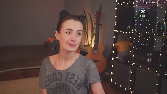 Snapshot of bananya_kitty chatting on 03/08/25, 04:39 bananya kitty online show from 03/08/25, 04:39