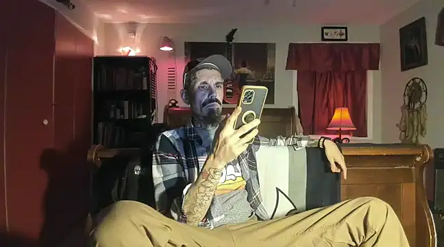 Snapshot of RoosterWabbit chatting on 01/15/25, 06:54 RoosterWabbit online show from 01/15/25, 06:54