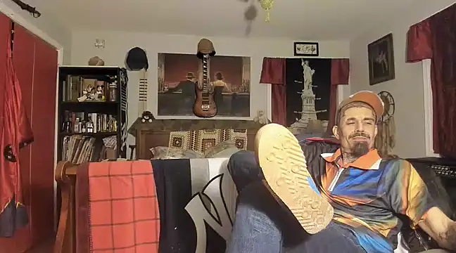 Snapshot of RoosterWabbit chatting on 02/25/25, 06:47 RoosterWabbit online show from 02/25/25, 06:47