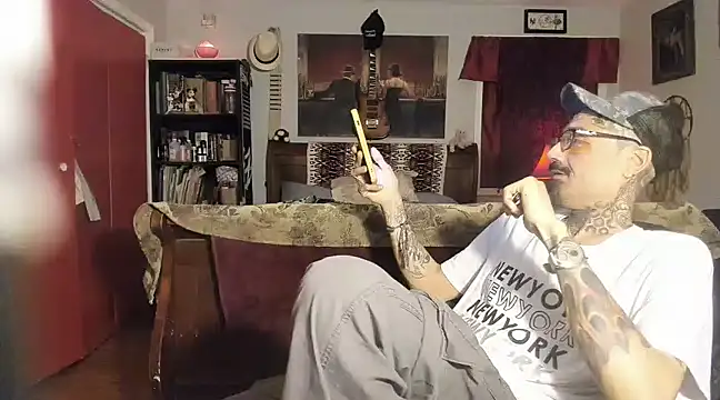 Snapshot of RoosterWabbit chatting on 03/17/25, 05:12 RoosterWabbit online show from 03/17/25, 05:12