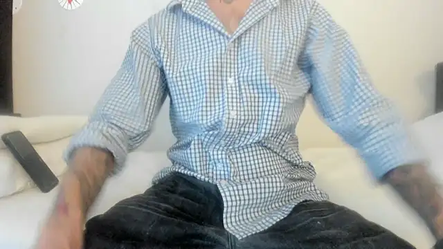 Snapshot of RoosterWabbit chatting on 11/05/25, 06:52 RoosterWabbit online show from 11/05/25, 06:52