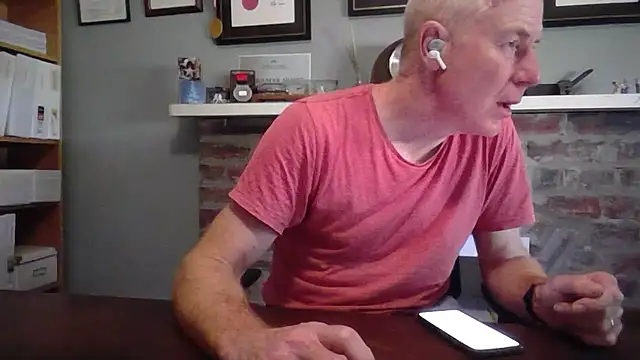 Snapshot of jiggy77777 chatting on 12/16/24, 10:24 jiggy77777 online show from 12/16/24, 10:24