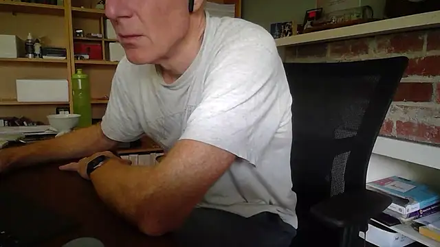 Snapshot of jiggy77777 chatting on 03/11/25, 06:10 jiggy77777 online show from 03/11/25, 06:10