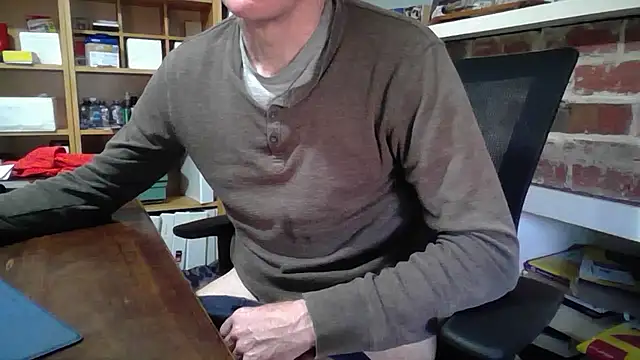 Snapshot of jiggy77777 chatting on 09/17/25, 10:55 jiggy77777 online show from 09/17/25, 10:55