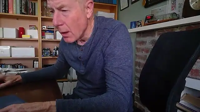 Snapshot of jiggy77777 chatting on 09/23/25, 10:57 jiggy77777 online show from 09/23/25, 10:57