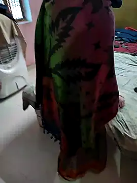 Snapshot of COUPLLE_VILLAGE chatting on 01/13/25, 10:47 COUPLLE VILLAGE online show from 01/13/25, 10:47