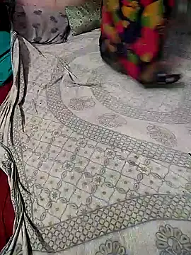 Snapshot of COUPLLE_VILLAGE chatting on 01/15/25, 03:54 COUPLLE VILLAGE online show from 01/15/25, 03:54