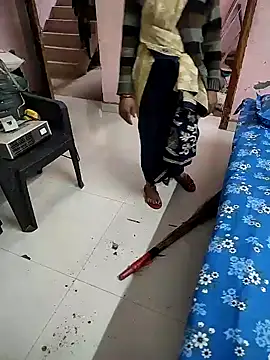 Snapshot of COUPLLE_VILLAGE chatting on 01/24/25, 03:43 COUPLLE VILLAGE online show from 01/24/25, 03:43