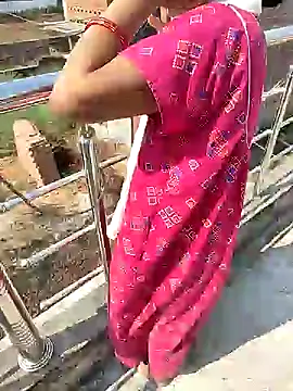 Snapshot of COUPLLE_VILLAGE chatting on 02/04/25, 07:51 COUPLLE VILLAGE online show from 02/04/25, 07:51