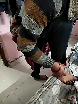 Snapshot of COUPLLE_VILLAGE chatting on 02/12/25, 03:40 COUPLLE VILLAGE online show from 02/12/25, 03:40