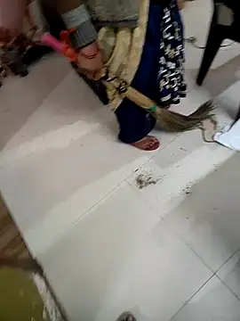 Snapshot of COUPLLE_VILLAGE chatting on 02/17/25, 03:47 COUPLLE VILLAGE online show from 02/17/25, 03:47