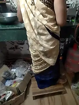 Snapshot of COUPLLE_VILLAGE chatting on 02/22/25, 04:18 COUPLLE VILLAGE online show from 02/22/25, 04:18