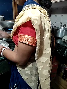 Snapshot of COUPLLE_VILLAGE chatting on 03/19/25, 03:30 COUPLLE VILLAGE online show from 03/19/25, 03:30