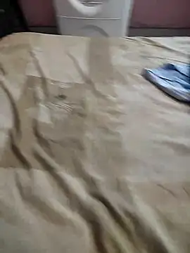 Snapshot of COUPLLE_VILLAGE chatting on 11/15/25, 03:04 COUPLLE VILLAGE online show from 11/15/25, 03:04