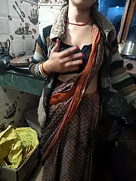 COUPLLE VILLAGE online show from 02/02/26, 04:33