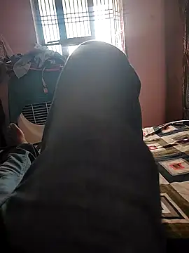 COUPLLE VILLAGE online show from 04/24/26, 04:04