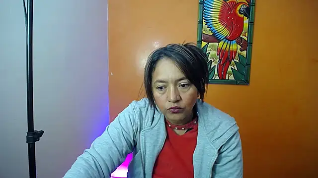 Snapshot of daleska_ayala_1 chatting on 12/25/24, 02:13 daleska ayala 1 online show from 12/25/24, 02:13