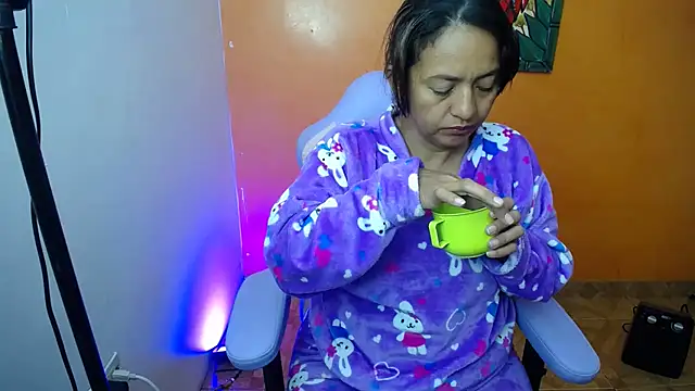 Snapshot of daleska_ayala_1 chatting on 01/09/25, 03:58 daleska ayala 1 online show from 01/09/25, 03:58