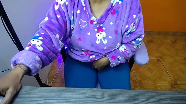 Snapshot of daleska_ayala_1 chatting on 01/13/25, 10:03 daleska ayala 1 online show from 01/13/25, 10:03
