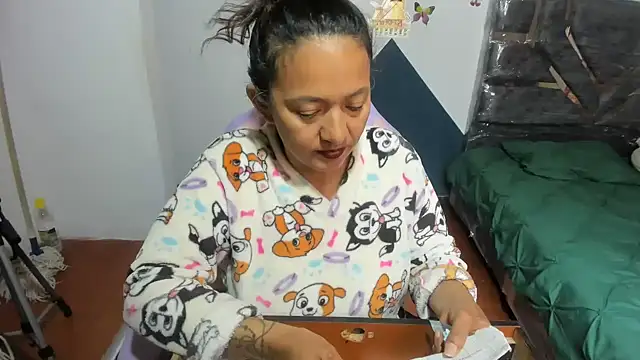 Snapshot of daleska_ayala_1 chatting on 09/09/25, 03:00 daleska ayala 1 online show from 09/09/25, 03:00